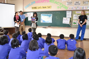 2月25日、久野小学校を訪問