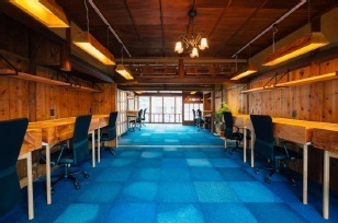 シェアオフィス＆コワーキングスペース「三日市ラボ」の室内