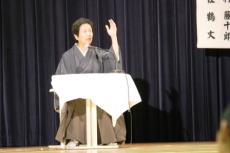 澤村藤十郎さんが「平家物語」などを朗読