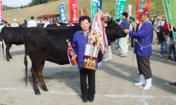 4区主席　山根智恵子さんの「きよとみ」号