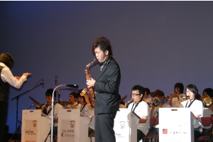 記念行事としてラメールジャズオーケストラ“ＪＡＺＺ ＰＡＬＥＴＴＥ”によるジャズコンサートが行われました。
