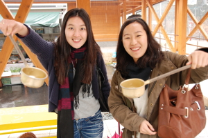 駅にちょっと降りて、延命水を飲みました。