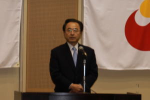 雲南市民賀詞交歓会で年頭のあいさつをする市長(1月4日)