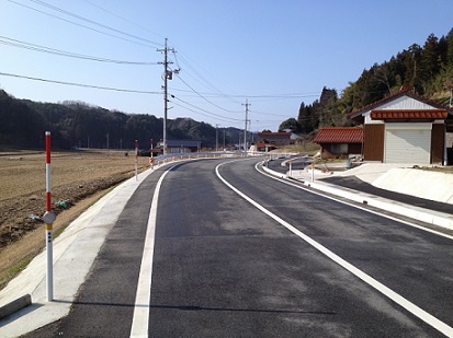 開通した県道玉湯吾妻山線下遠所工区の写真