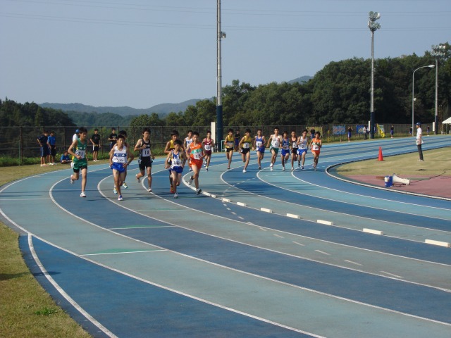 中学2、3年男子3000m競技の様子