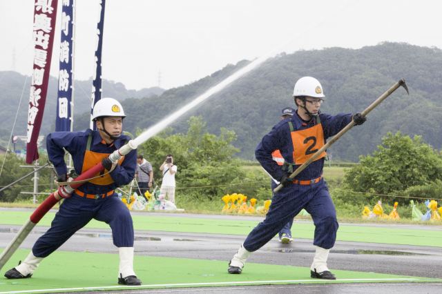 操法をする掛合方面隊入間分団の選手