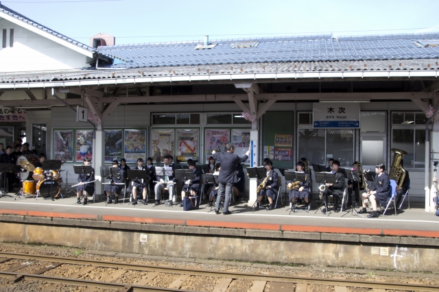 木次中学校吹奏楽部による演奏