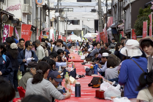 桜まつりの様子・雲南食堂