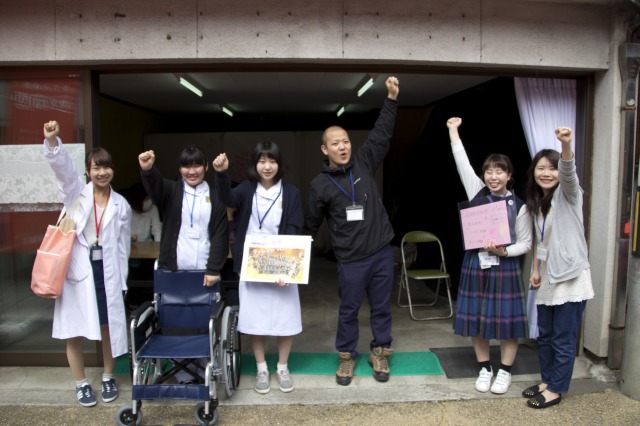 桜まつりの様子・雲南食堂