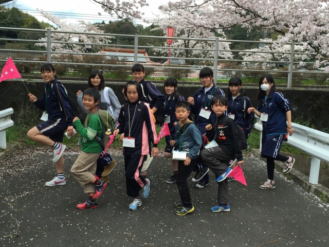 桜まつりの様子・スパイス横丁