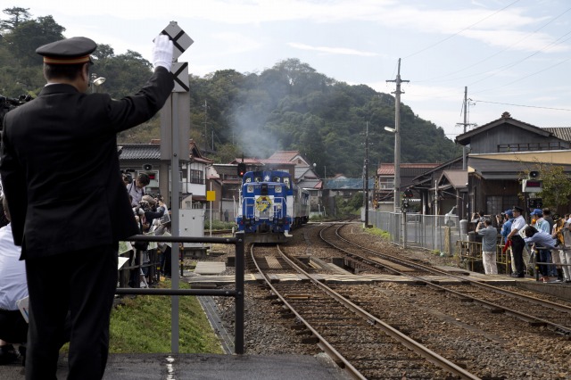 トロッコ列車出発